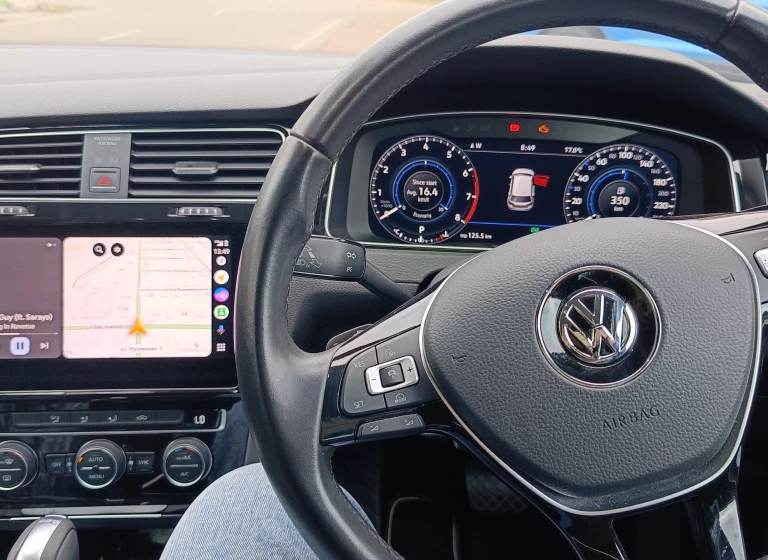 Volkswagen Golf , 2017